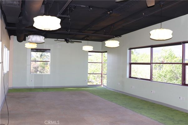 Empty room, Interior, Pendant Lights