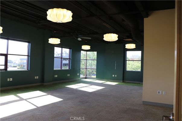 Empty room, Interior, Pendant Lights