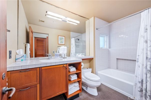 Bathroom, Interior, Tile Countertops