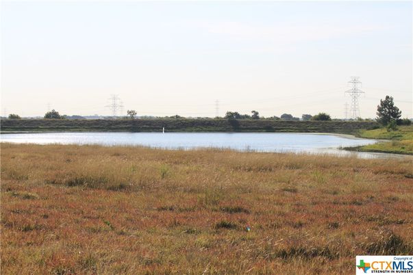 Exterior, Lake