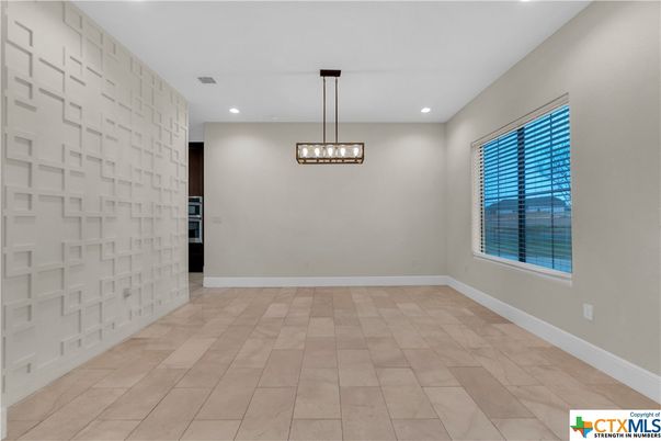 Empty room, Interior, Pendant Lights, Recessed Lighting