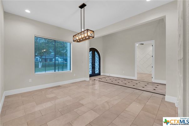 Empty room, Interior, Pendant Lights, Recessed Lighting