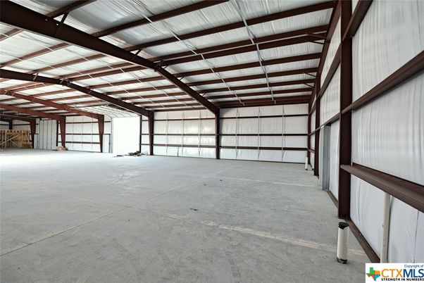 Garage, Interior, Wooden Beams