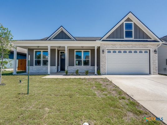 Attached, Exterior, Facade, Ranch