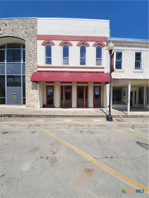 Exterior, Facade, Rowhouse