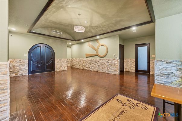 Interior, Pendant Lights, Recessed Lighting, Wood Texture Flooring