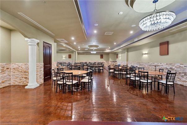 Chandelier, Dining room, Interior, Recessed Lighting, Wood Texture Flooring
