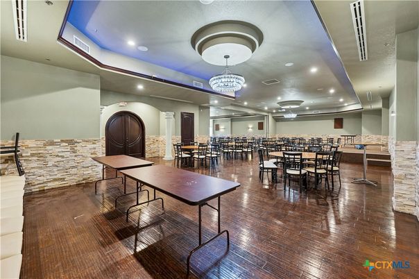 Chandelier, Dining room, Interior, Recessed Lighting, Wood Texture Flooring