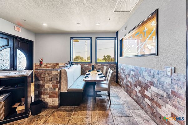 Dining room, Interior, Recessed Lighting