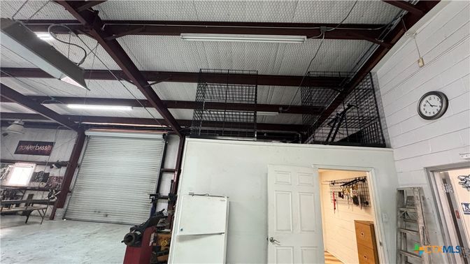 Garage, Interior