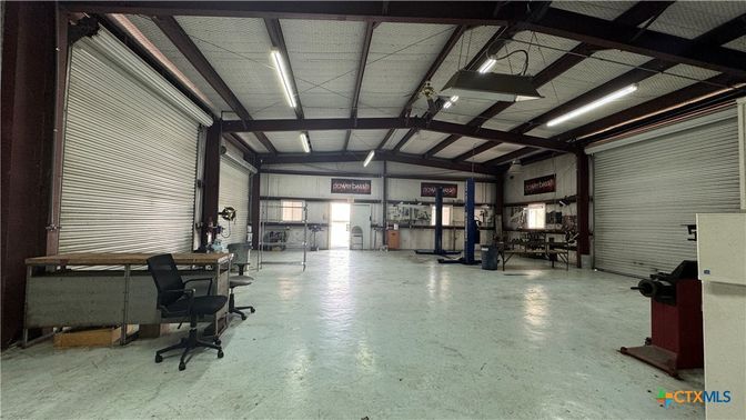 Garage, Interior