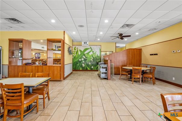 Dining room, Interior, Recessed Lighting