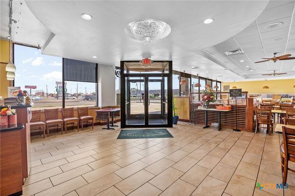 Dining room, Interior, Recessed Lighting