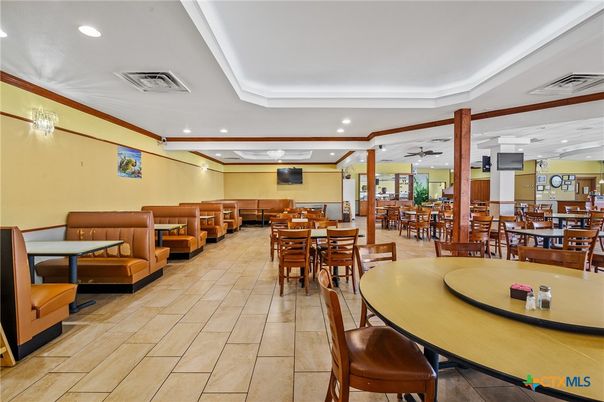 Dining room, Interior, Recessed Lighting