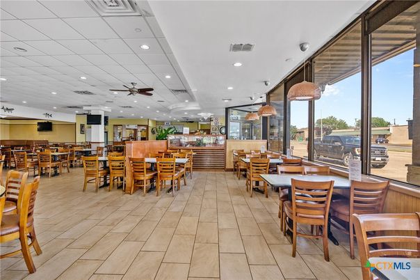 Dining room, Interior, Recessed Lighting