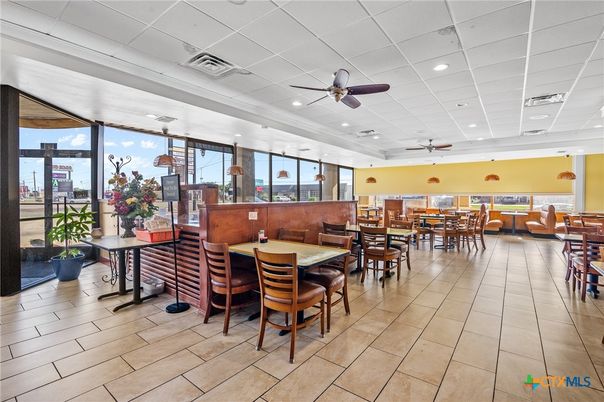 Dining room, Interior, Recessed Lighting