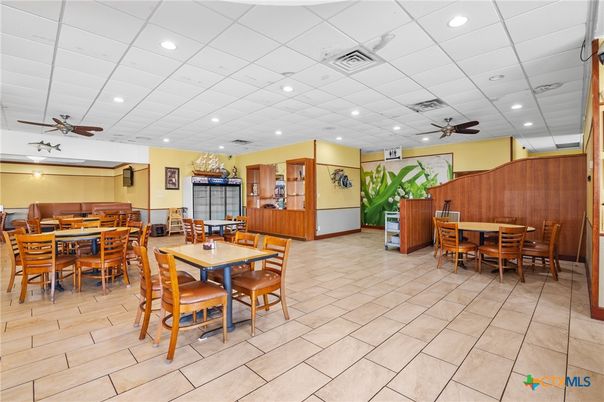 Dining room, Interior, Recessed Lighting