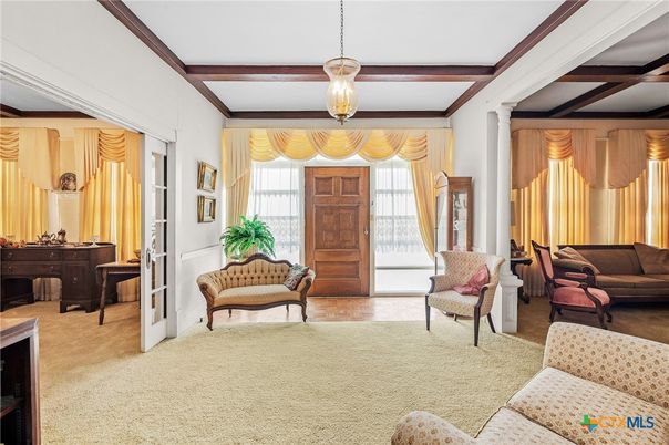 Interior, Living room, Pendant Lights, Wooden Beams