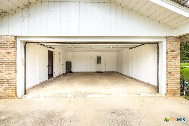 Detached Garage, Exterior