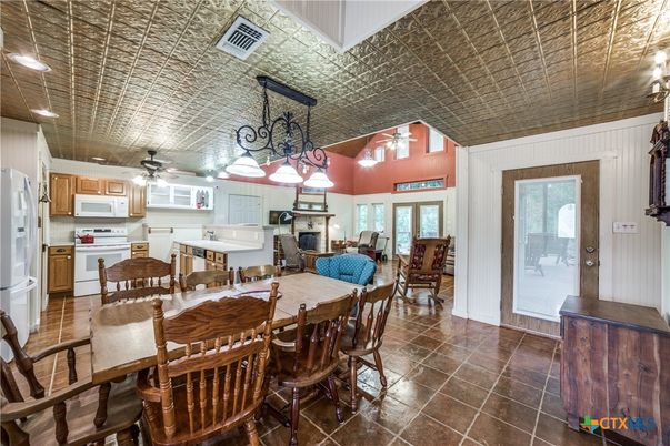 Chandelier, Dining room, Interior, Kitchen, Pendant Lights