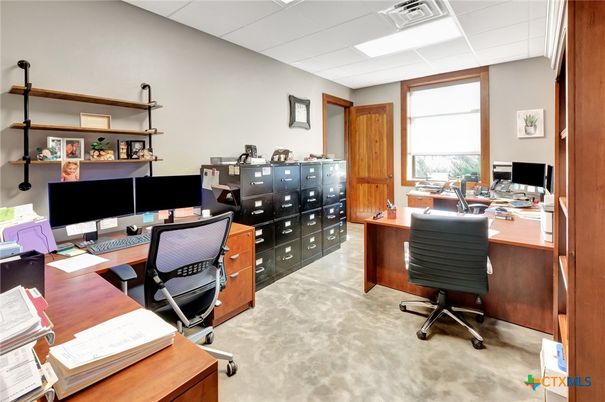 Home Office, Interior