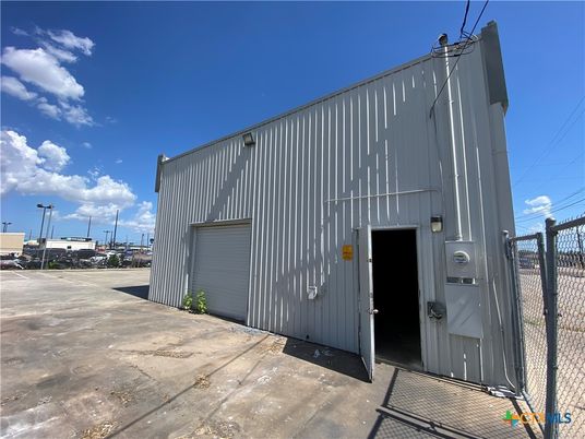 Detached Garage, Exterior