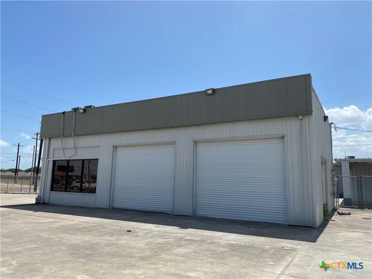 Detached Garage, Exterior