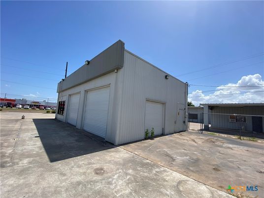 Detached Garage, Exterior