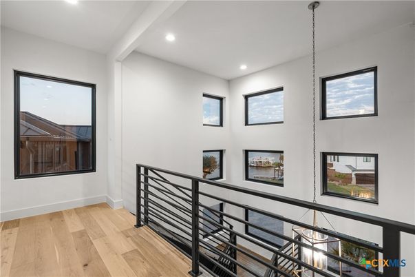 Interior, Pendant Lights, Recessed Lighting, Wood Texture Flooring