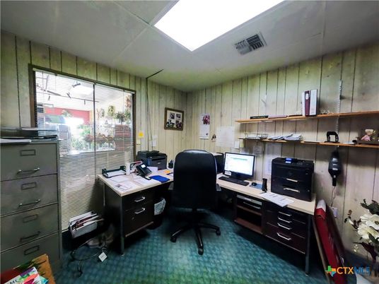 Home Office, Interior