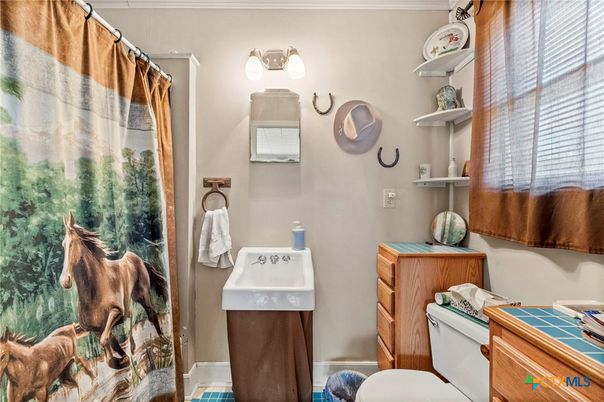 Bathroom, Interior, Tile Countertops