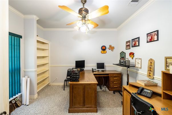 Home Office, Interior