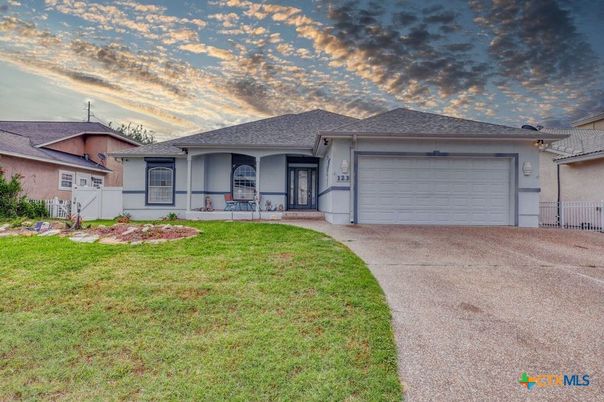 Attached, Backyard, Exterior, Facade, Ranch