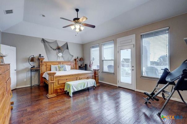 Bedroom, Fitness Equipment, Interior, Wood Texture Flooring