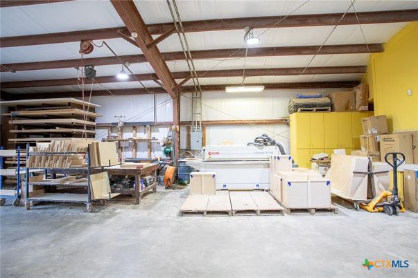 Garage, Interior, Washer, Wooden Beams