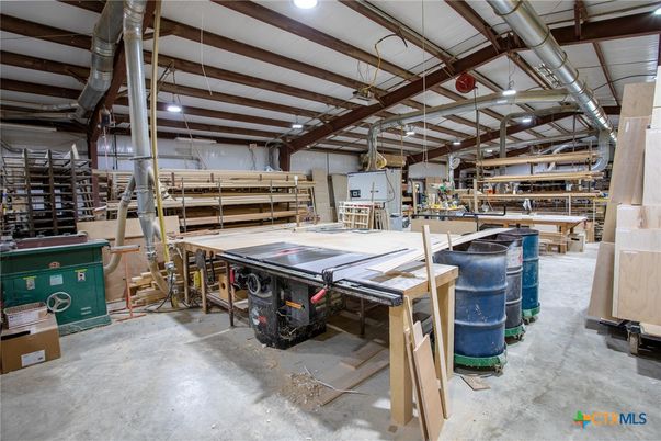 Garage, Interior, Wooden Beams