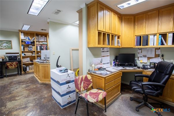 Home Office, Interior