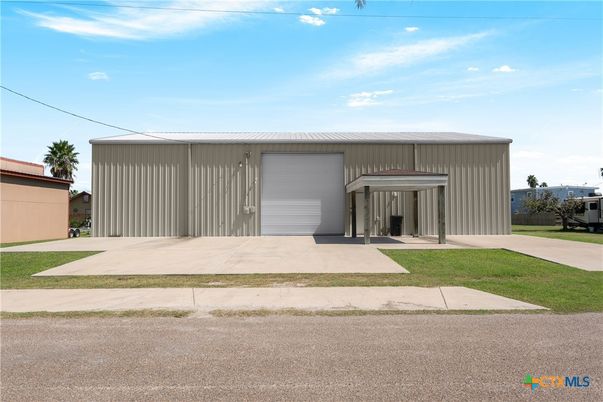 Backyard, Detached Garage, Exterior