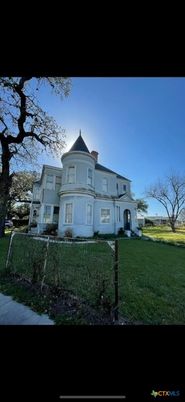 Backyard, Exterior, Facade, Queen Anne Victorian