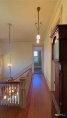Interior, Pendant Lights, Wood Texture Flooring