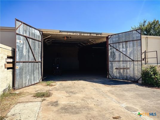Detached Garage, Exterior