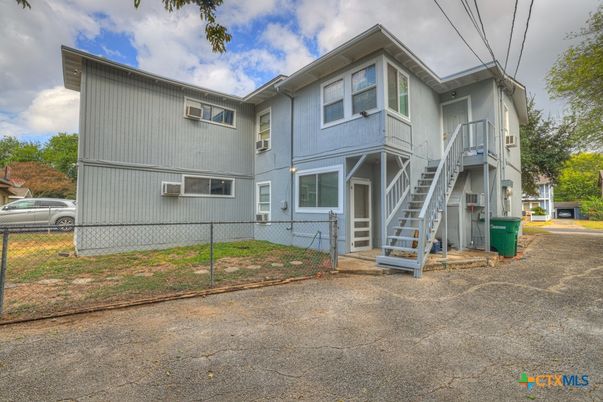Exterior, Facade, None