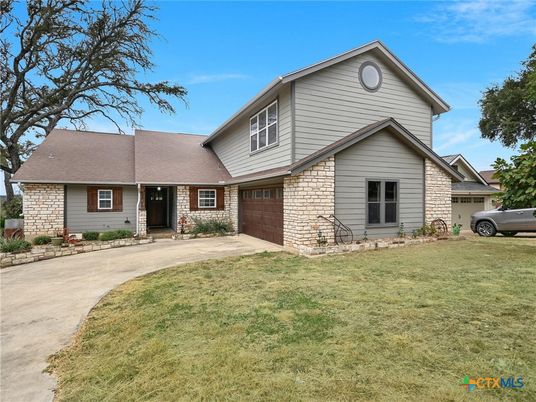 Attached, Exterior, Facade, Brick Facade, Ranch