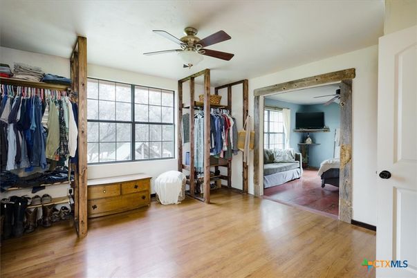 Interior, Walk-in Closets, Wood Texture Flooring