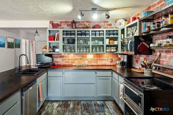 Interior, Kitchen, Pendant Lights, Wood Texture Flooring