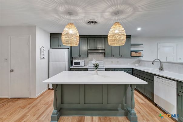 Chandelier, Interior, Kitchen, Recessed Lighting, Wood Texture Flooring