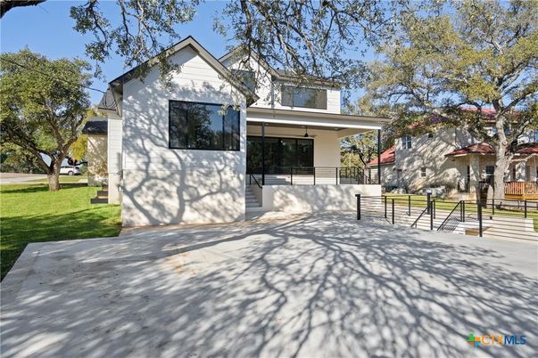 Backyard, Exterior, Facade, Modern