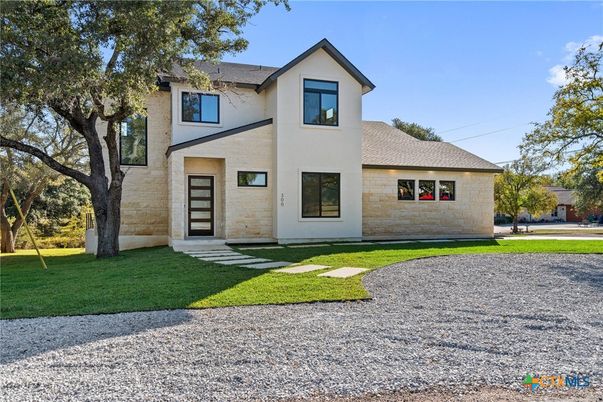 Backyard, Exterior, Facade, Farmhouse