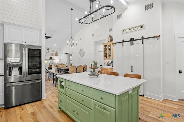 Chandelier, Dining room, Interior, Kitchen, Pendant Lights, Recessed Lighting, Wood Texture Flooring