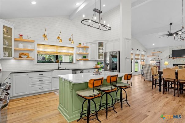 Chandelier, Dining room, Interior, Kitchen, Pendant Lights, Recessed Lighting, Wood Texture Flooring